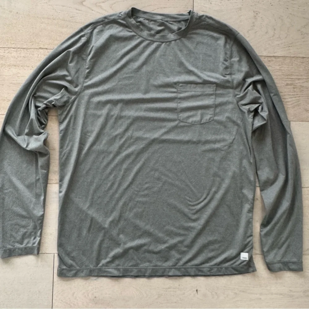VUORI Army Green Tradewind Long Sleeve Crewneck T-Shirt w/ Pocket Men's Small